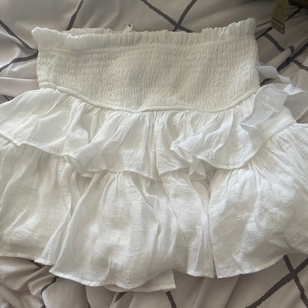 A white mini skirt